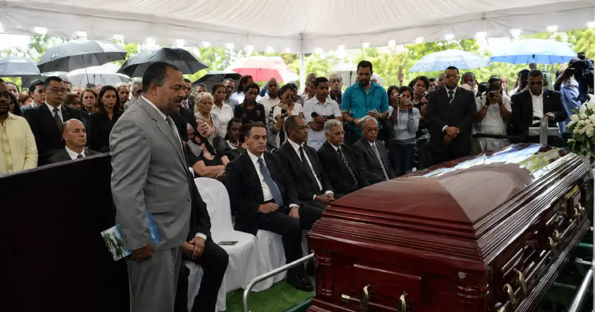 Restos Aquino Febrillet son sepultados