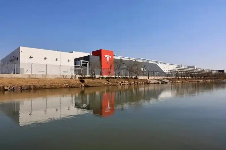 Tesla Shanghai exporta sus primeras baterías Megapack a Australia