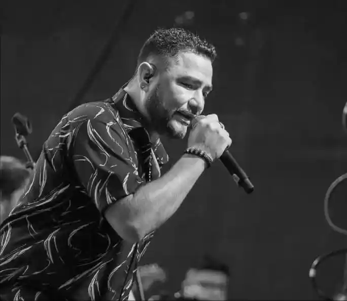 paul flores, cantante de cumbia