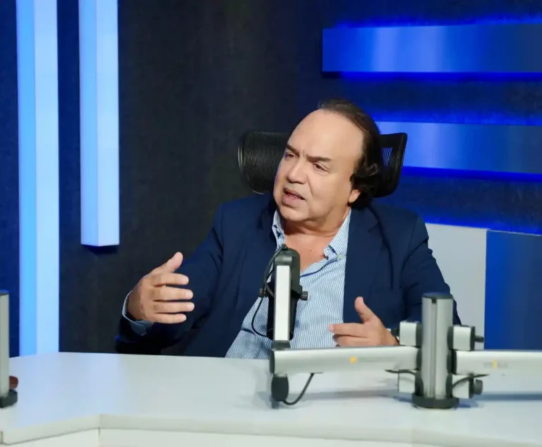 Abinader debe reunirse por separado con expresidentes: Vinicio
