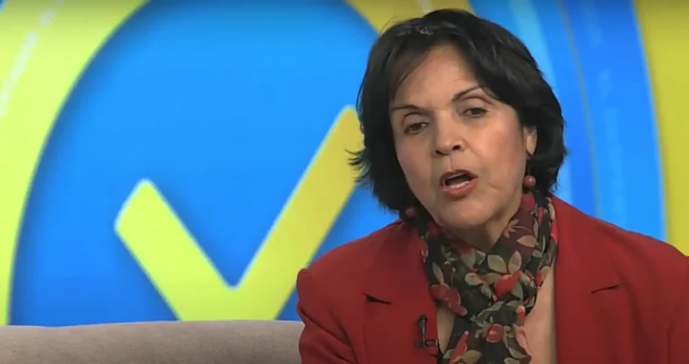 Minou Tavárez Mirabal durante su entrevista en El Despertador, abordando temas como democracia, candidaturas independientes, crisis haitiana y la necesidad de un acuerdo político nacional en República Dominicana.