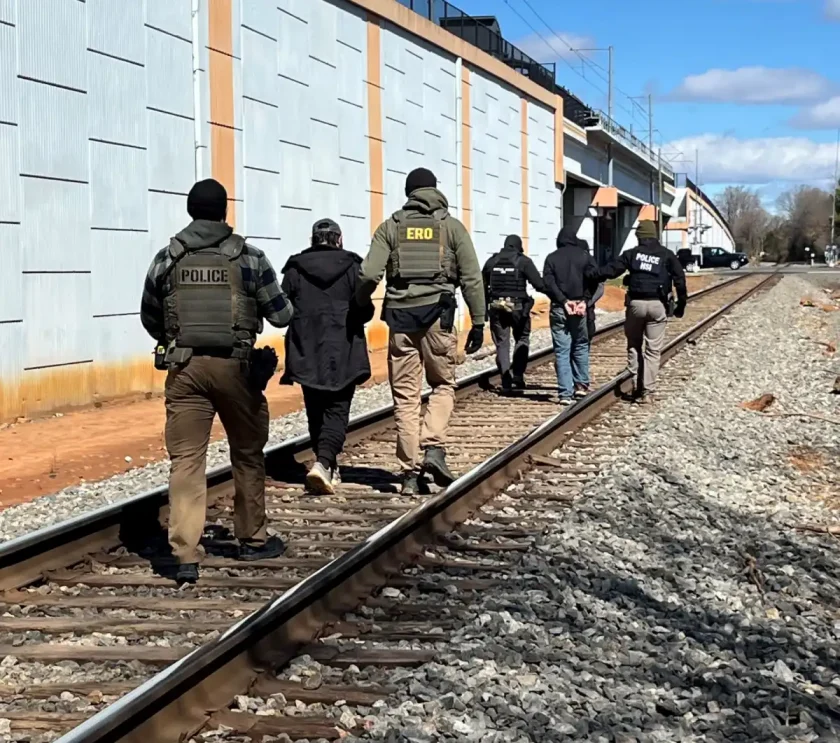 EE.UU. podrá deportar inmigrantes a terceros países tras decisión del Tribunal Supremo