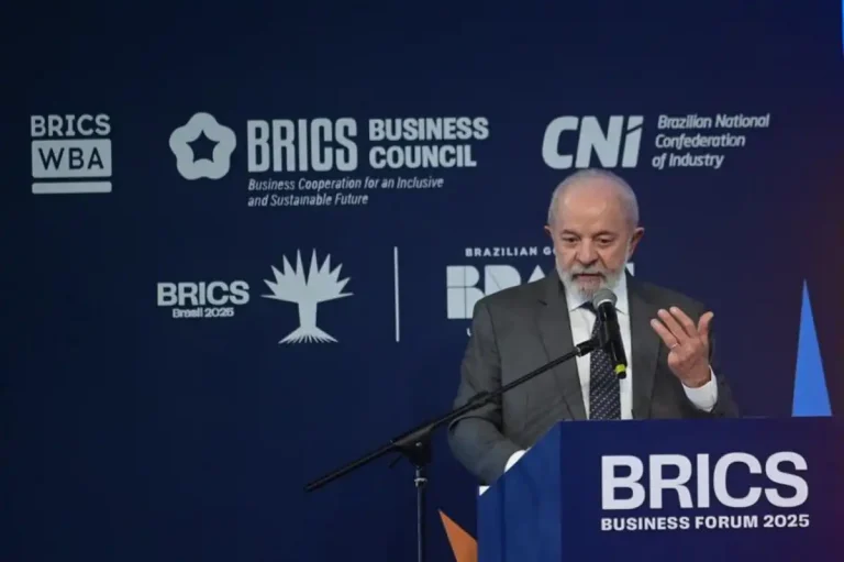 Presidente de Brasil denuncia "colapso sin precedentes del multilateralismo", al abrir Cumbre de BRICS