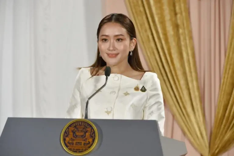 Tailandia: Suspenden a primera ministra Paetongtarn