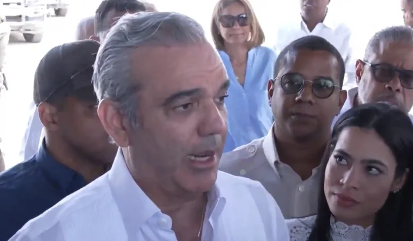 Abinader prohíbe proselitismo en oficinas públicas
