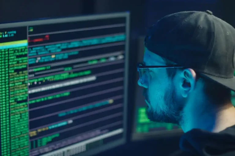 FBI advierte sobre estafa masiva a envejecientes en EE. UU.