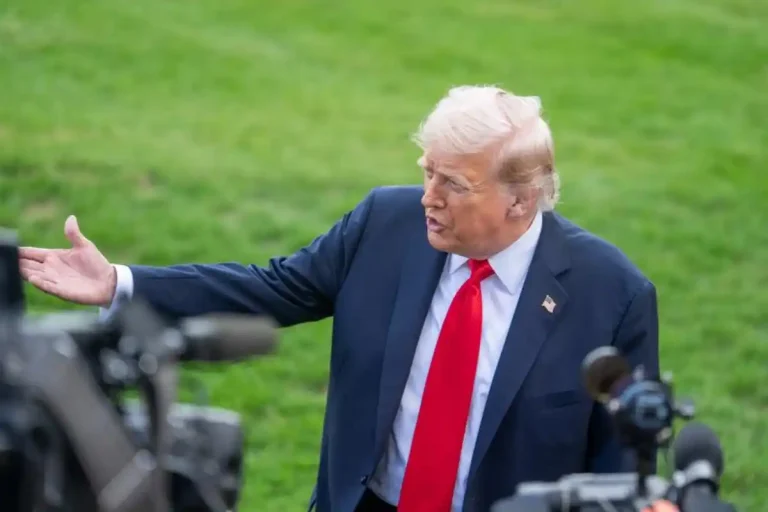 Trump sugiere expulsar a España de OTAN