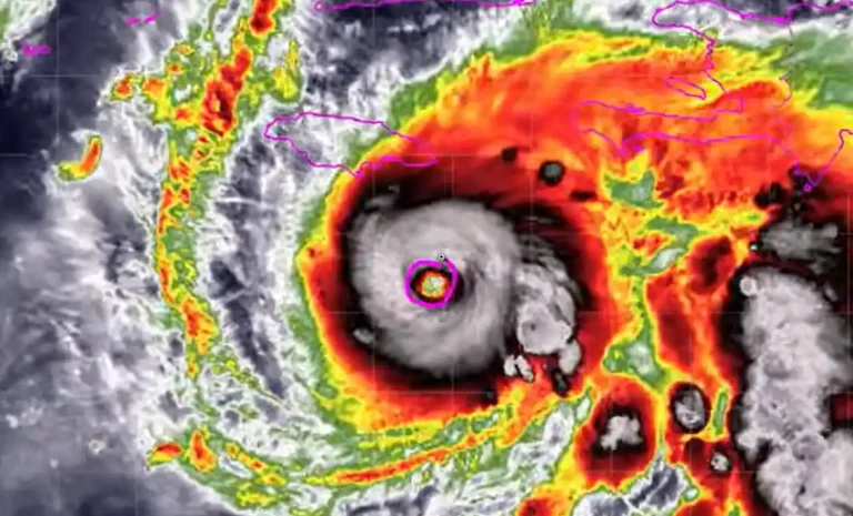 Huracán Melissa categoría 4 amenaza a Jamaica y Cuba con lluvias catastróficas