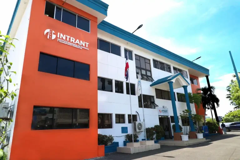 INTRANT: RD toma control total del software de licencias de conducir