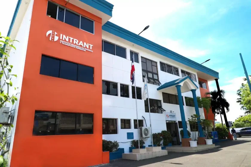 INTRANT: RD toma control total del software de licencias de conducir