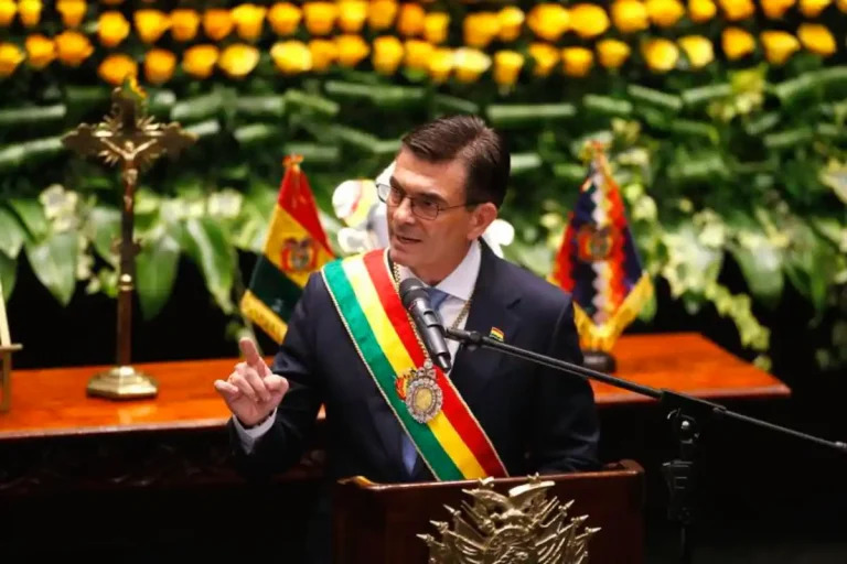 Rodrigo Paz asume presidencia de Bolivia