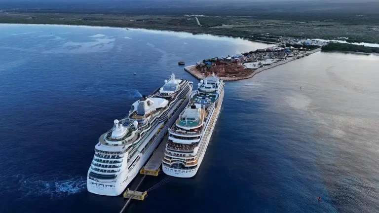 Cabo Rojo hace historia con dos cruceros y 4,679 turista