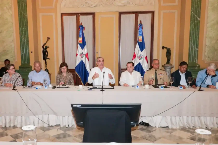 Presidente Abinader dispone RD$12 mil millones en ayudas por tormenta Melissa