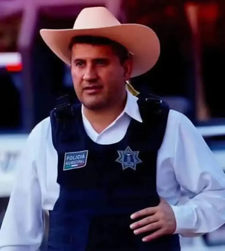 Muere alcalde mexicano Manzo tras sufrir atentado en evento público en México