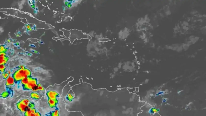 Aguaceros y tronadas en varias provincias por efectos de vaguada