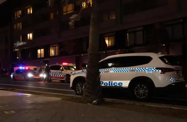 Tiroteo deja 12 muertos en Playa Bondi de Sídney declarado ataque "terrorista"