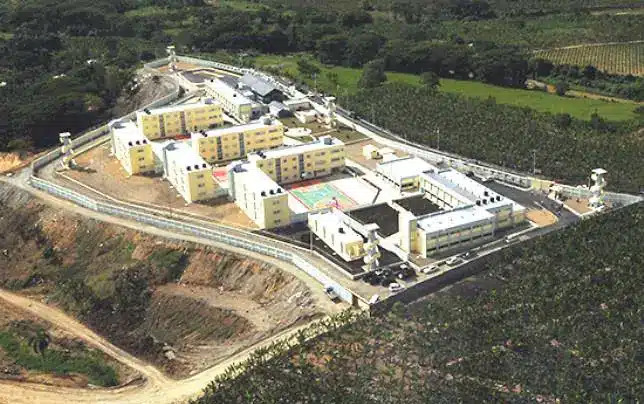 Fuga en la cárcel de Moca: arrestan siete agentes penitenciarios vinculados al escape de ´´el Buda´´