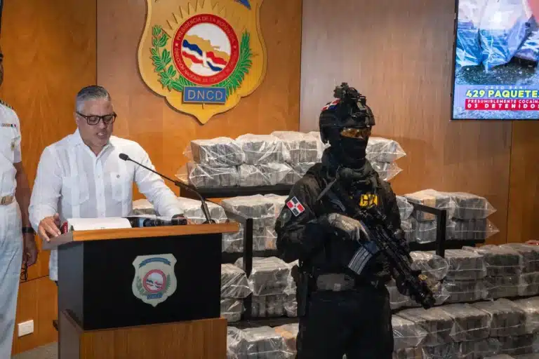 Confiscan 429 paquetes de cocaína en operativo en Baní