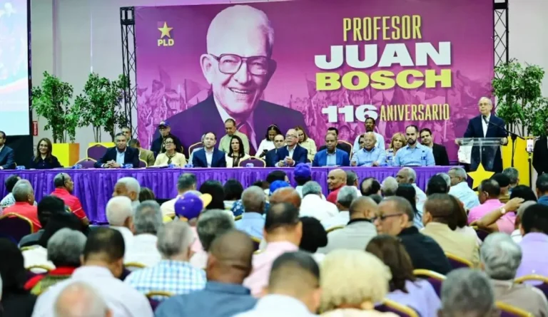 Danilo Medina impulsa la integración de jóvenes al PLD