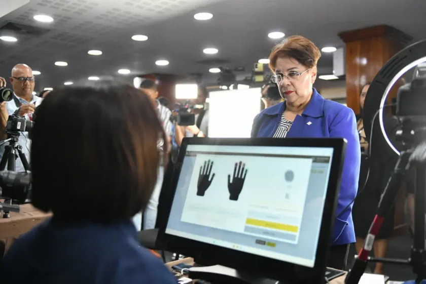 JCE inicia captura de datos a su personal para renovar la cédula