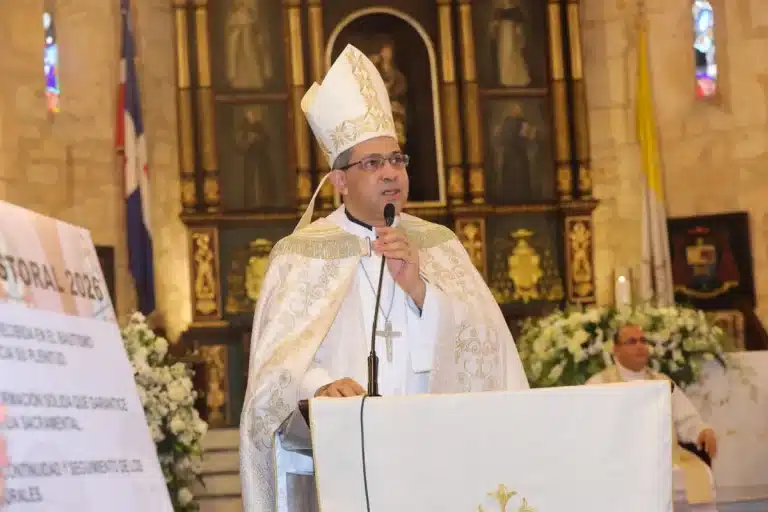 Iglesia denuncia crisis moral y atentados a la soberanía en Tedeum