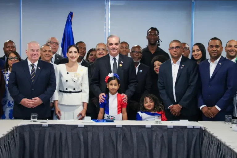 Abinader dice que dominicanos en Chile tendrán nuevas oportunidades