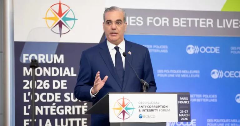 RD firma acuerdo con la OCDE en foro anticorrupción en París