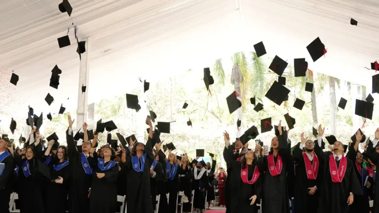 UCATECI gradúa 351 profesionales en La Vega