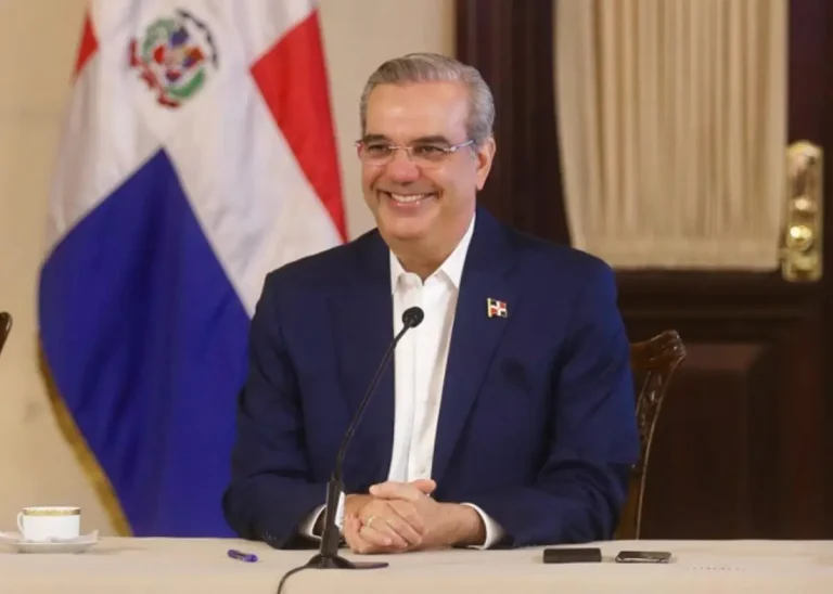 Abinader viajará a cumbre de Trump en Miami este viernes