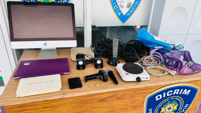 Policía recupera equipos robados al periódico Camino en Santiago