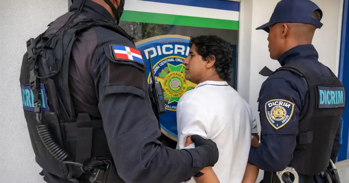 Arrestado el hombre del video viral con DIGESETT en Santiago