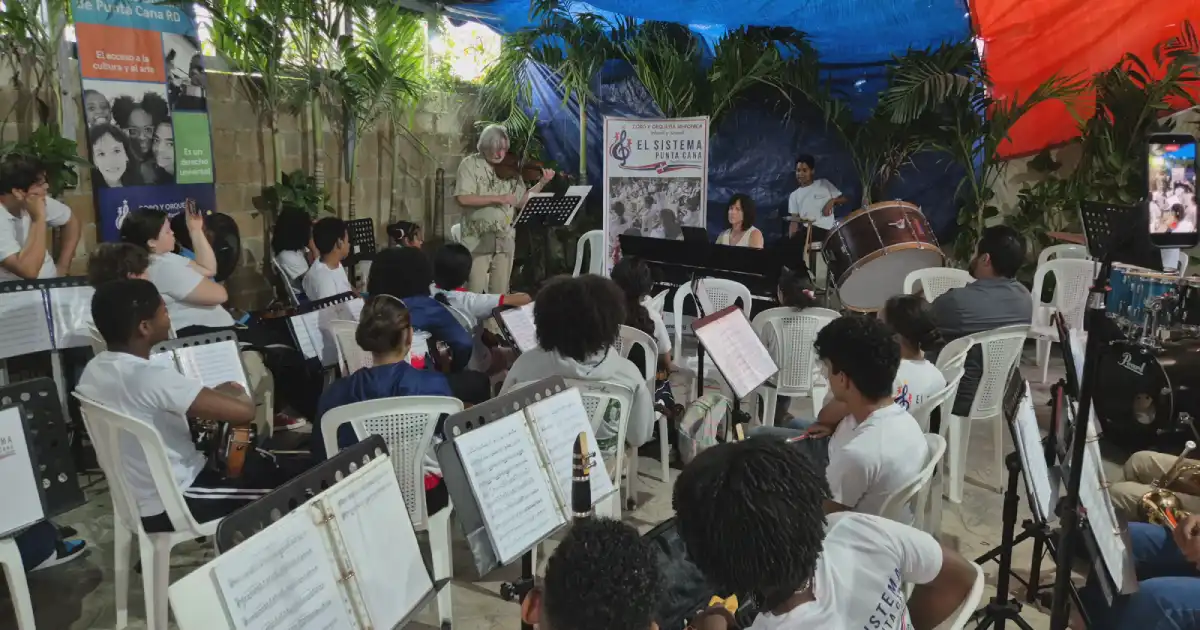 Niños de Verón van por becas musicales con respaldo de ABRSM