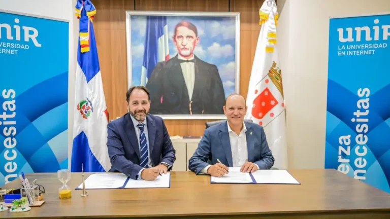 Santiago da becas hasta 60% en España a servidores municipales