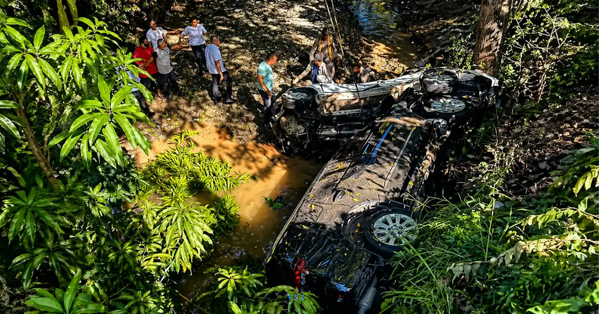 Accidente avanzada presidencial carretera Puerto Plata deja 3 heridos